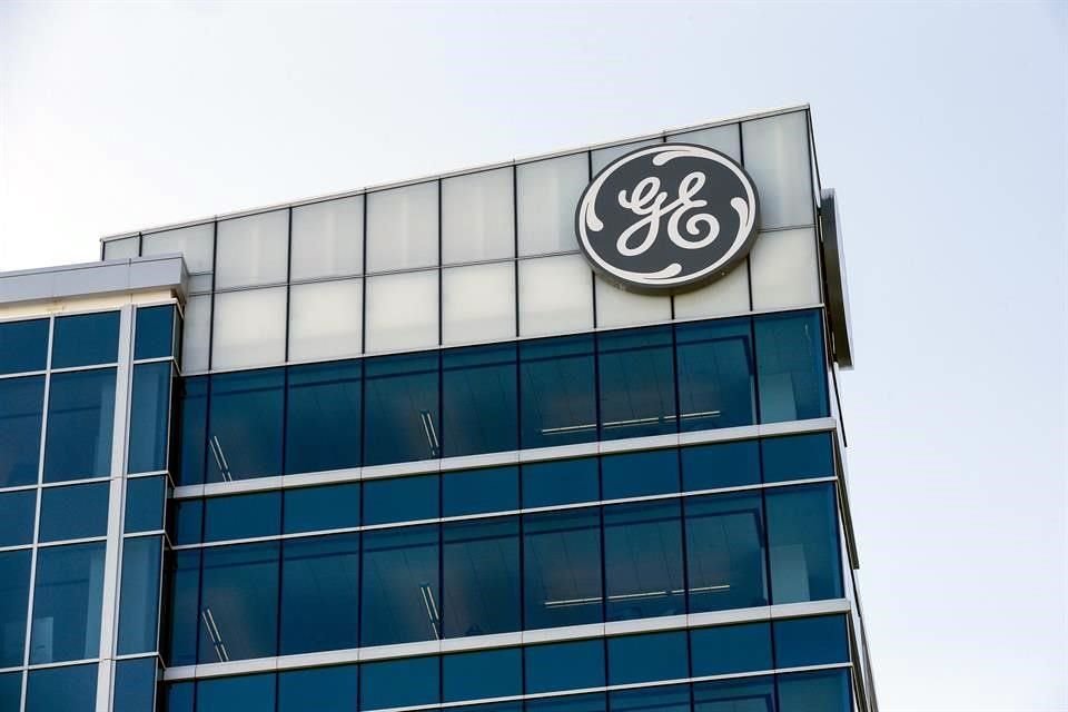 General Electric dijo que las restricciones causadas por la pandemia provocaron una caída de los ingresos del 13 por ciento en los sectores de aviación y energía.