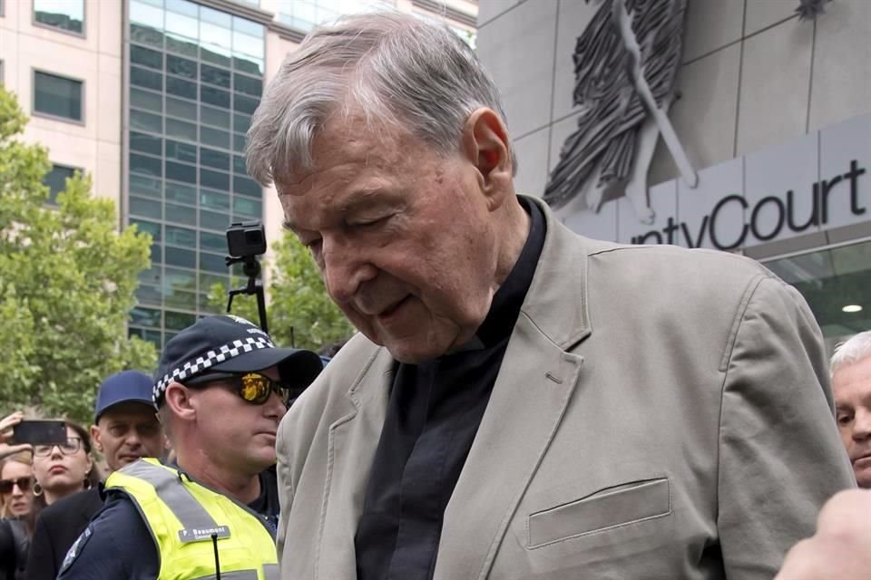 El cardenal George Pell fue hallado culpable de cinco cargos de abuso sexual contra dos menores.