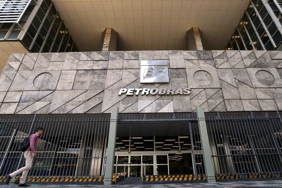 En los últimos años, Petrobras ha tenido que hacer frente a costos no recurrentes, incluido un acuerdo de demanda colectiva con inversionistas estadounidenses por la trama de corrupción Lava Jato.