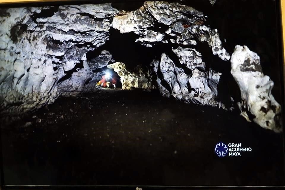 El santuario subterráneo se encuentra al este del templo de Kukulkán.