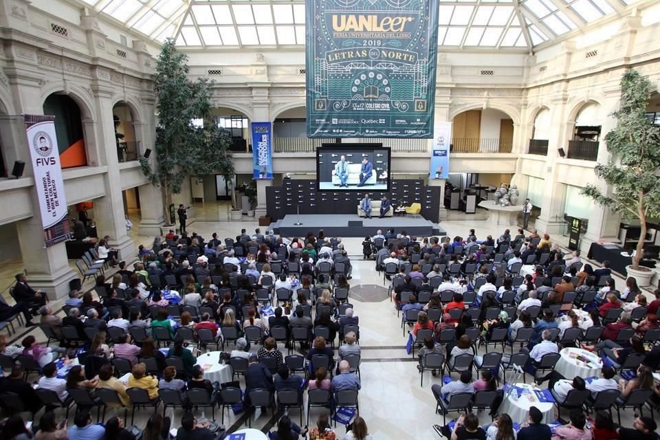 Al Foro 'Por una nación de lectores. Desafíos del mundo de las letras', que contó con la participación del Ensamble de Metales de la Orquesta Sinfónica de la UANL, acudieron más de 400 personas.