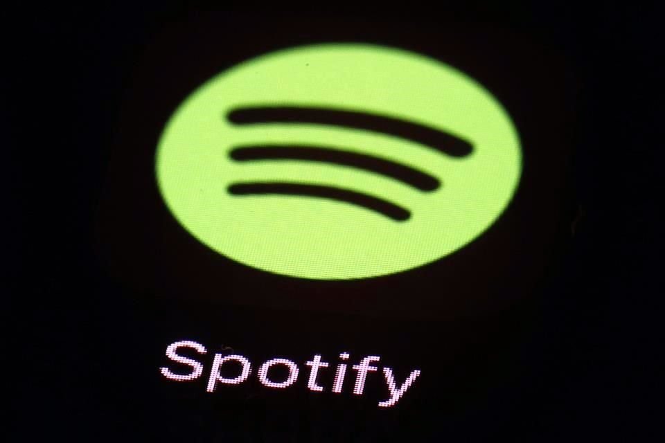 Apple debería ser investigada por la agencia antimonopolio de UE por forma que presiona a servicios de streaming rivales, señaló Spotify.