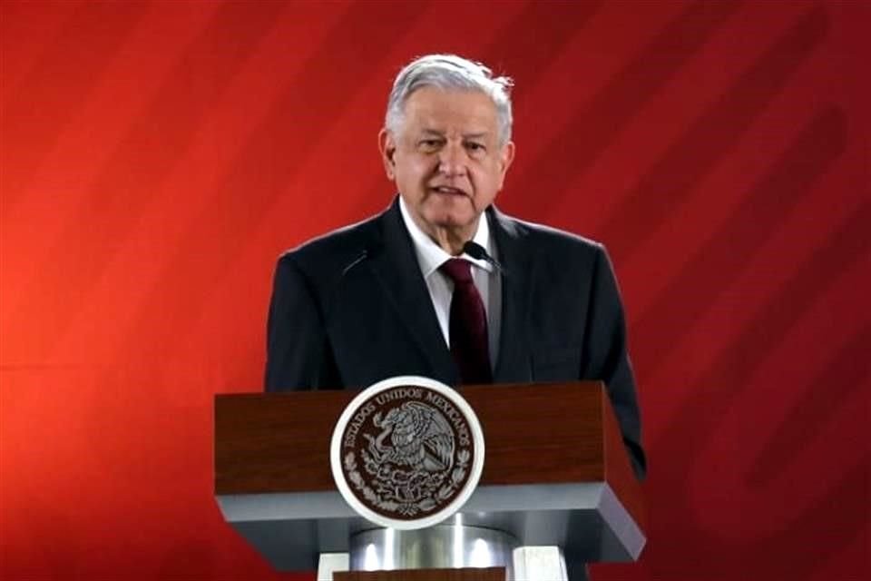 López Obrador dijoq ue firmará un compromiso público de que no buscará la reelección.