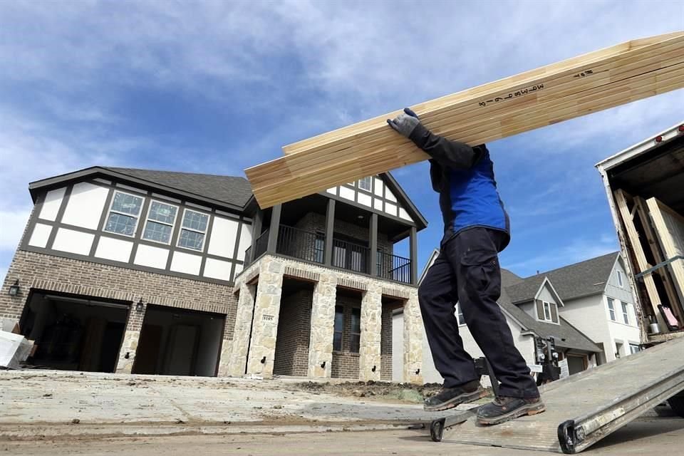 Las cifras de noviembre se revisaron para mostrar un alza en la construcción.