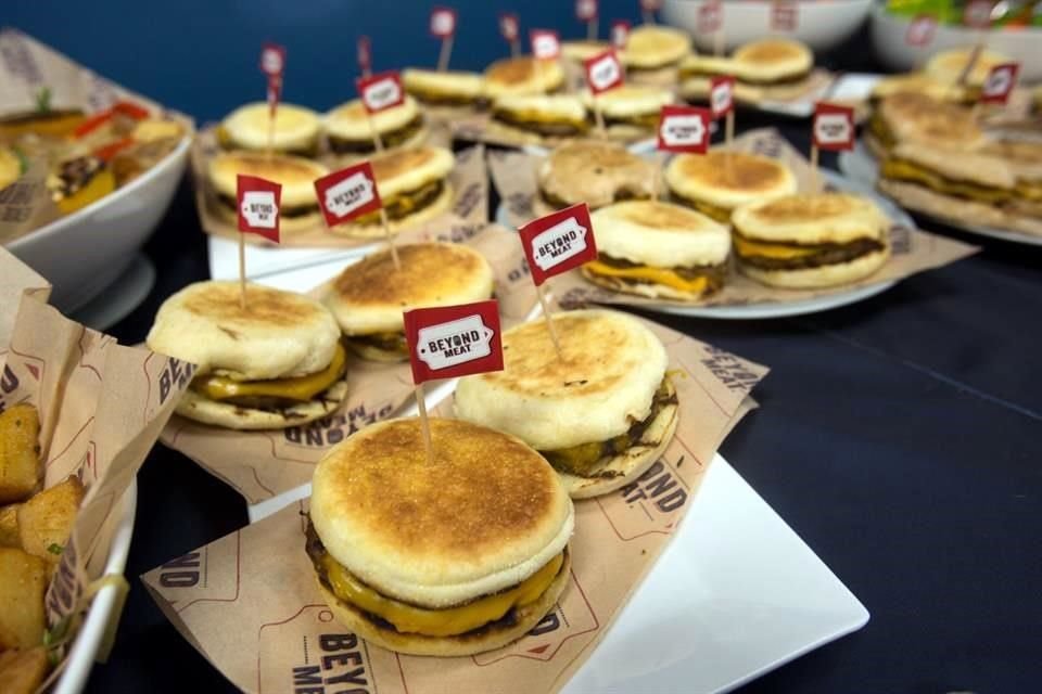 Beyond Meat podría alcanzar una valoración de hasta mil 200 millones de dólares.