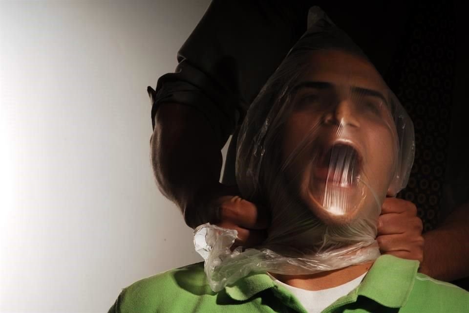 Un grupo de agentes detuvo a José Antonio Bolaños Juárez y lo trasladó al sótano del estacionamiento de la UEDO, donde fue víctima de tortura.