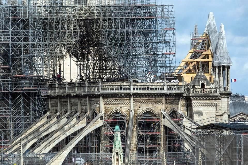 El Presidente de Francia, Emmanuel Macron, presentó un proyecto de ley que tiene como objetivo acelerar la reconstrucción de Notre Dame.