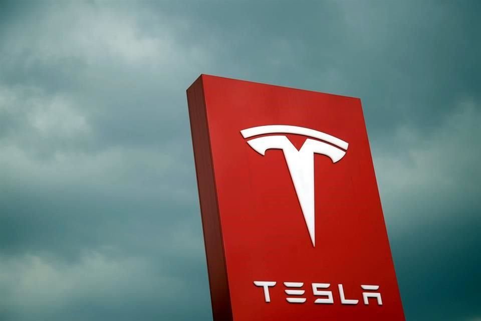 El martes, la acción de Tesla alcanzó un nuevo máximo histórica, apenas tres semanas después de que supera el nivel de los mil dólares.