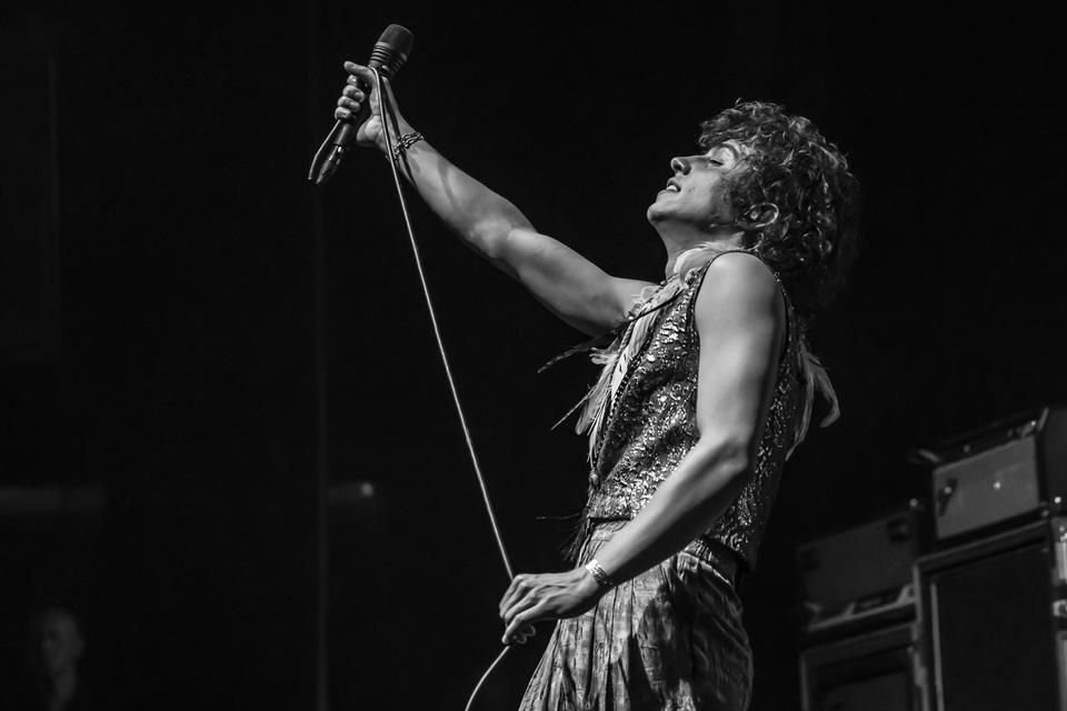 Josh Kiszka, vocalista de la banda, deleitó con su voz a los asistentes.