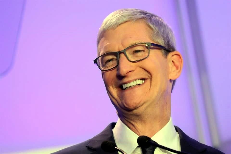 Tim Cook, presidente ejecutivo de Apple, destacó los ingresos récord de su división de servicios.