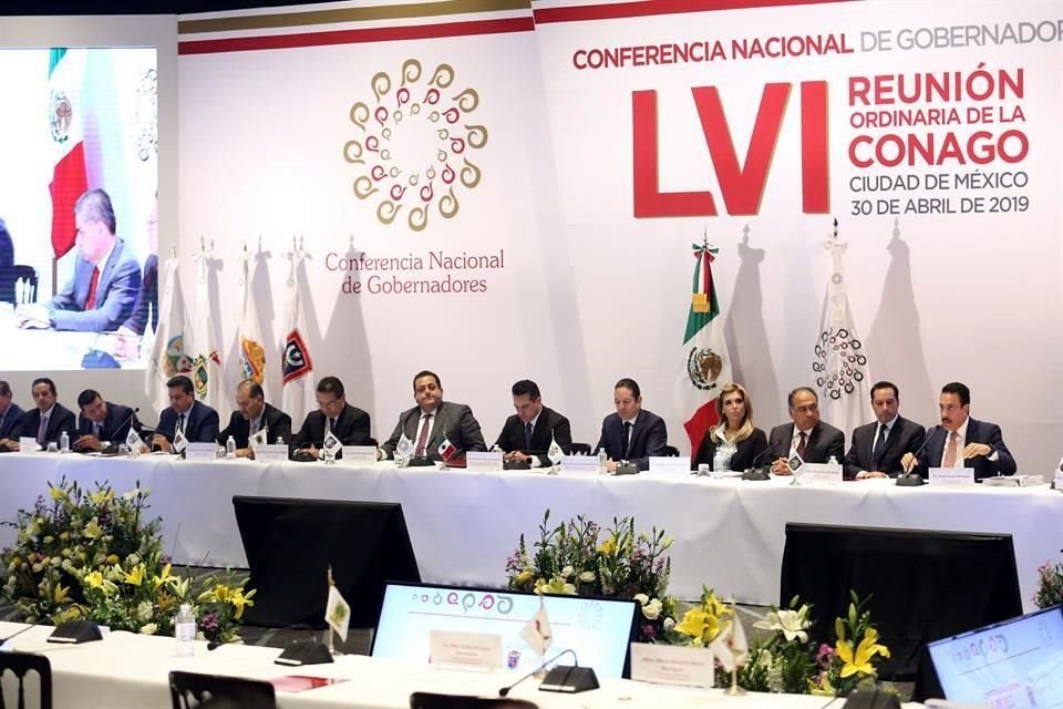 López Obrador designó al Mandatario de Jalisco, Enrique Alfaro, como representante de los gobiernos estatales.