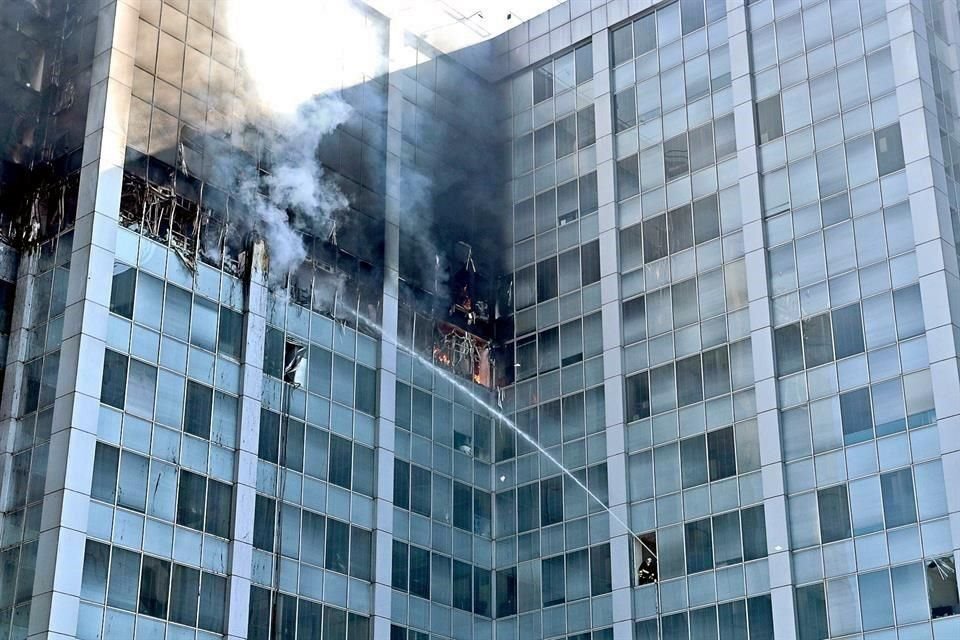 En incendio en edificio de su sede, Conagua perdi documentacin de 101 auditoras que tena en curso; buscan reponer los expedientes.