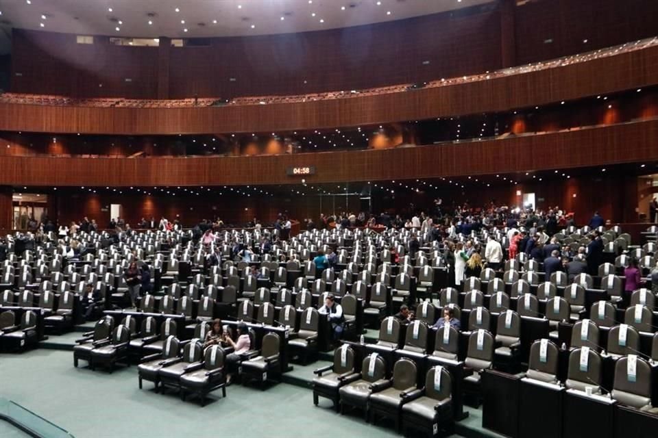 La Cámara baja entró en un receso de dos horas.