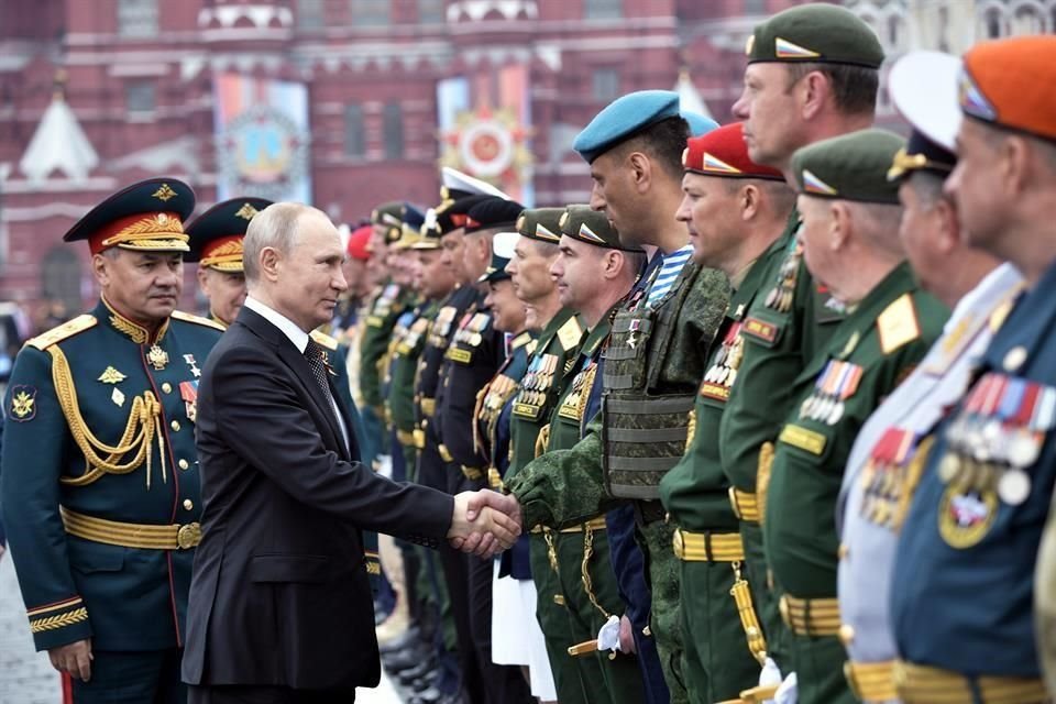 El Presidente ruso celebró el desfile militar el 74 aniversario de la victoria sobre la Alemania nazi en la Segunda Guerra Mundial.