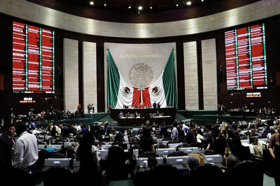 Los diputados tendrán que analizar y votar el Plan Nacional de Desarrollo del Presidente López Obrador.