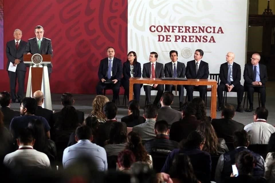 El Canciller Ebrard en la conferencia del Presidente López Obrador en Palacio Nacional.