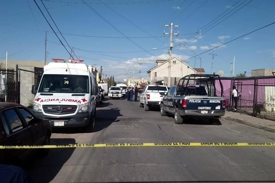 En la Ciudad de Cuauhtémoc, un hombre fue asesinado a balazos en el exterior de un domicilio en las calles Uruachi y Guazapares del Fraccionamiento Basaseachi.