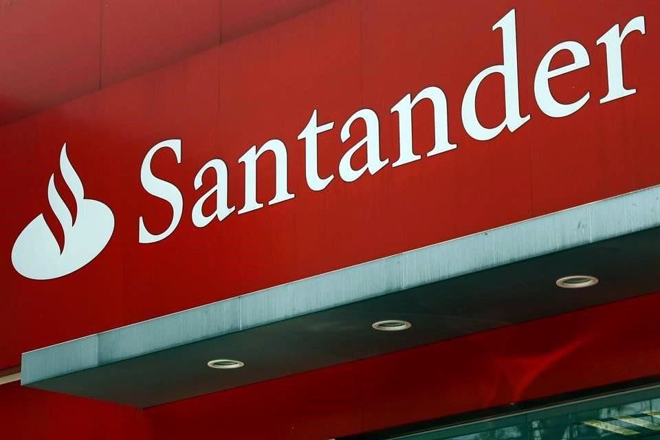 Banco español Santander quedó fuera del proceso para adquirir a Banamex.