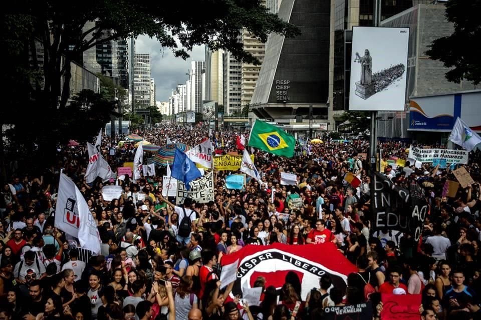 Para muchos profesores y estudiantes los recortes son una represalia al posicionamiento de algunas universidades federales contra Bolsonaro durante la campaña presidencial del año pasado.