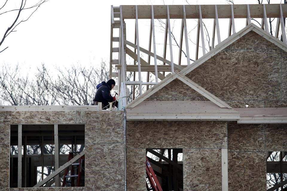 Los inicios de construcción de casas subieron más de lo esperado por el mercado.