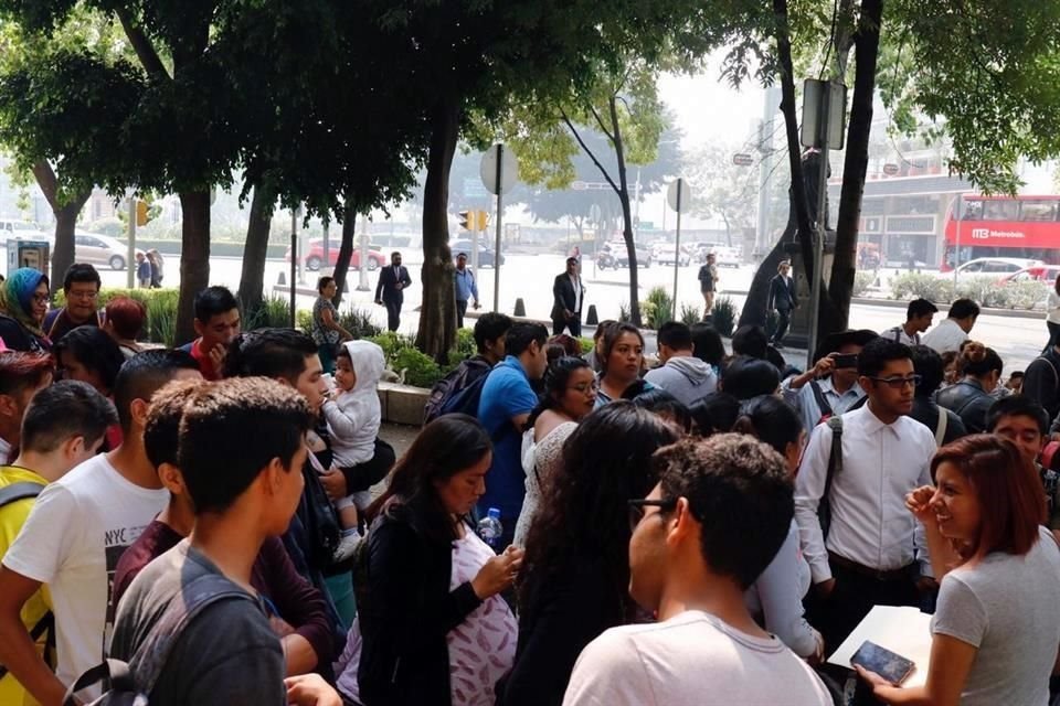 Los manifestantes son de Puebla, Edomex y la Ciudad de México.