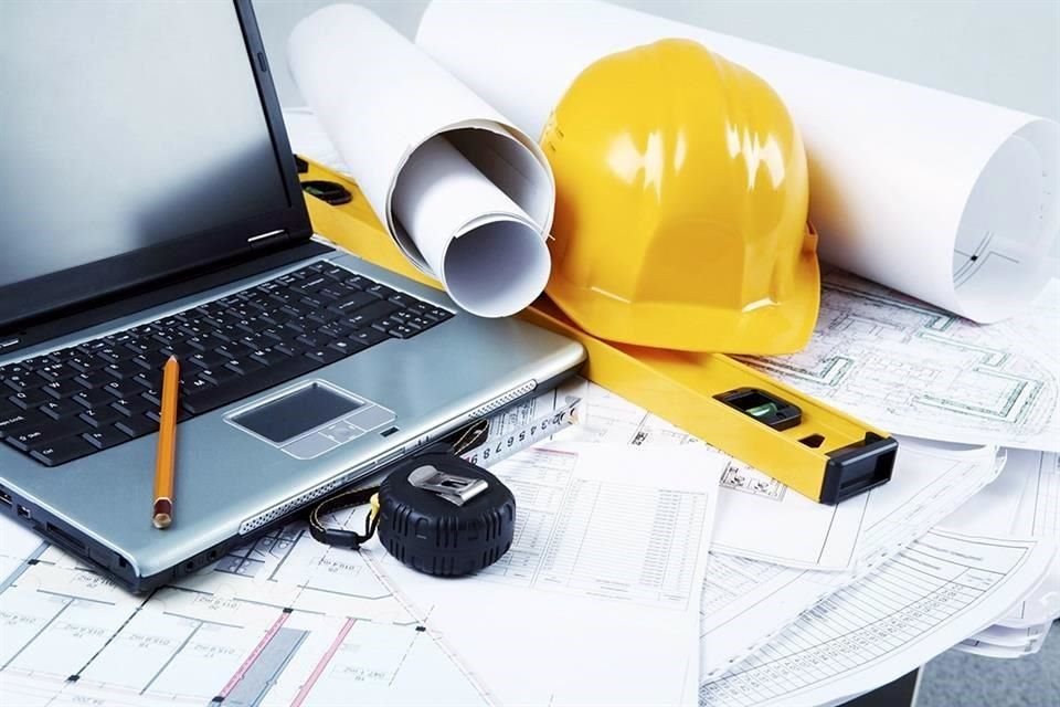Se recomienda realizar un contrato con los arquitectos e ingenieros que estén a cargo de la obra. De esta manera se tendrá la garantía de que el trabajo quedará terminado de manera correcta.