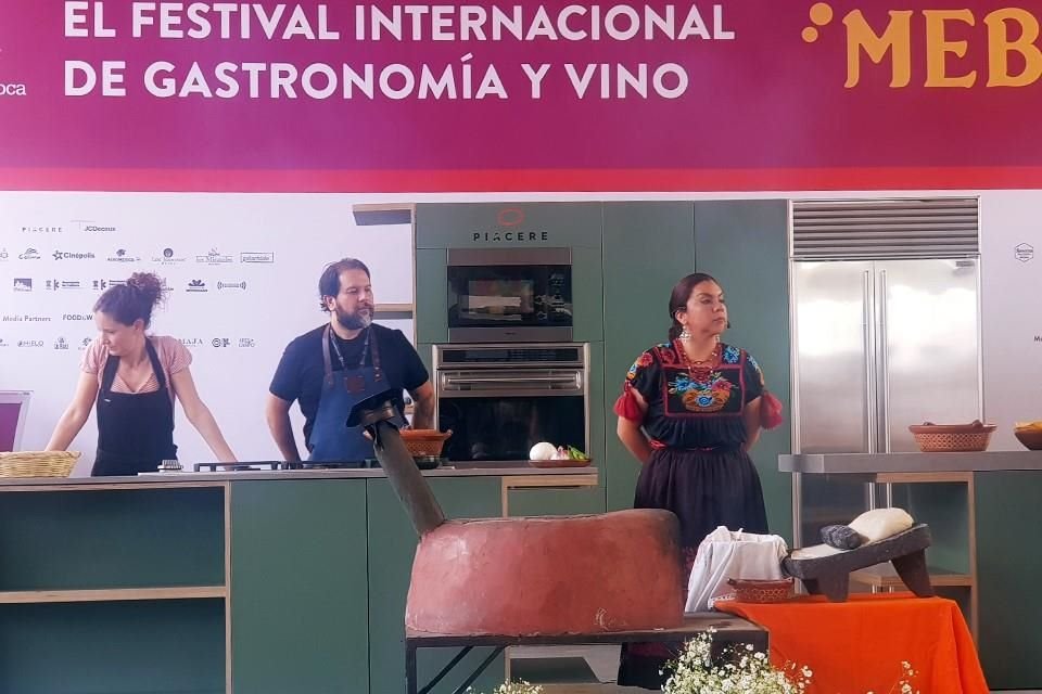 Olvera altewrnó con la cocinera michoacana Blanca Villagómez y con la chef Elena Reygadas en la jornada inaugural de Morelia en Boca.