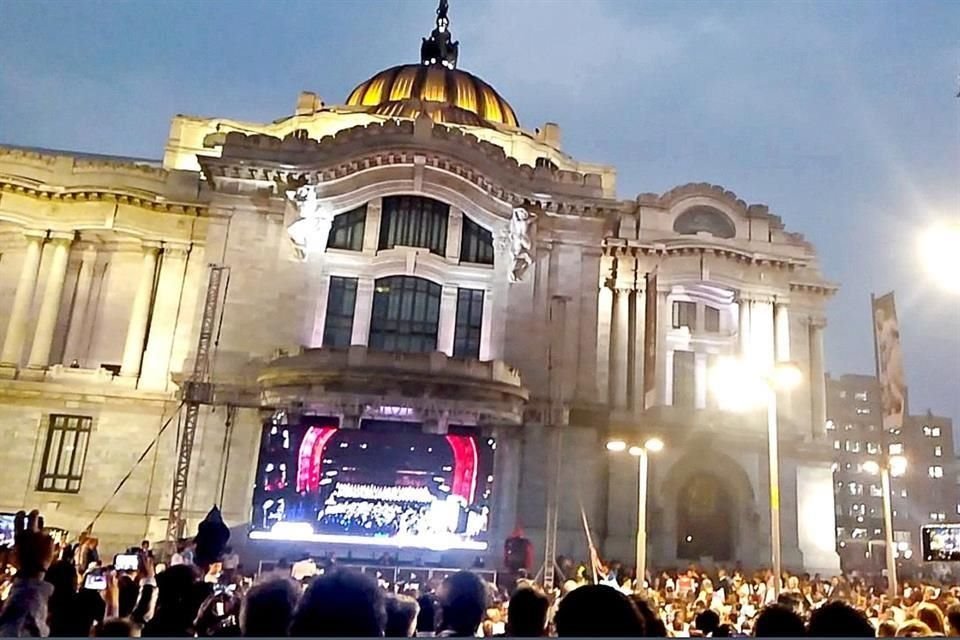 La noche del pasado 15 de mayo, en Palacio de Bellas Artes se realizó un homenaje al líder de la Luz del Mundo, Naasón Joaquín García.