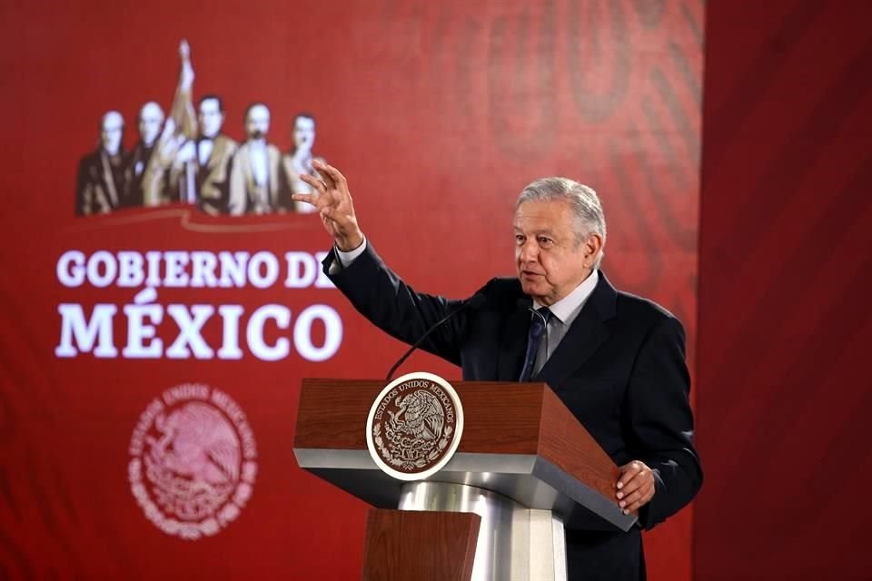 López Obrador volvió a recriminar a los Ministros de la Corte por sus elevados salarios.