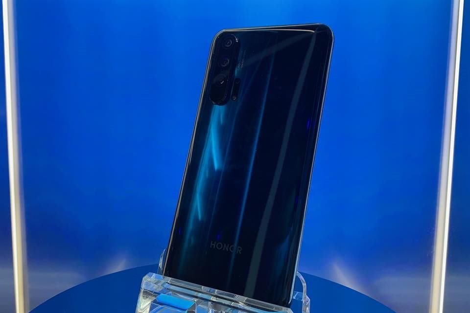 El Honor 20 tiene un sensor principal de 48MP, 16MP para súper gran angular, 2MP para Macro y 2MP para asistencia de profundidad