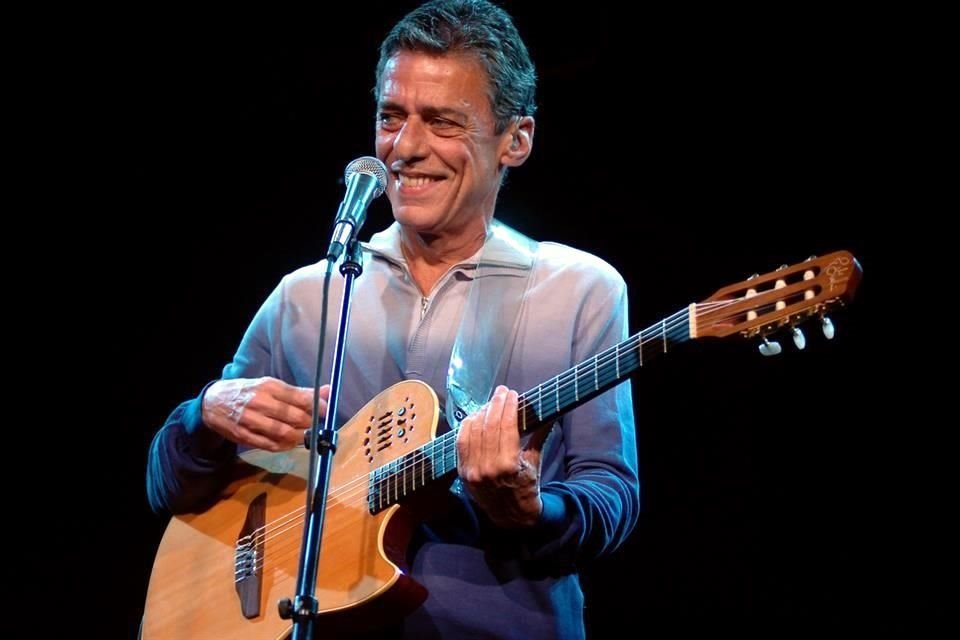 El escritor y cantante brasileño Chico Buarque  ganó el Premio Camoes 2019.