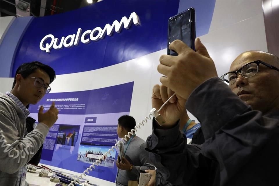 Qualcomm, que informará sus ganancias el próximo mes, está en camino de ver una reducción de ingresos de aproximadamente un 19 por ciento en el año fiscal actual.