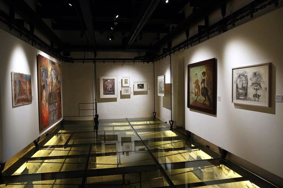 La exposición en la Celda Contemporánea de la Universidad del Claustro de Sor Juana reúne 45 obras del artista.