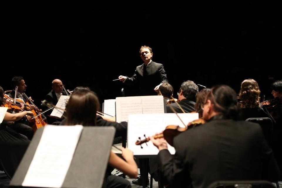 El mexicano Miguel Salmon del Real dirigirá hoy en Río de Janeiro a la Orquesta Sinfónica Brasileira.