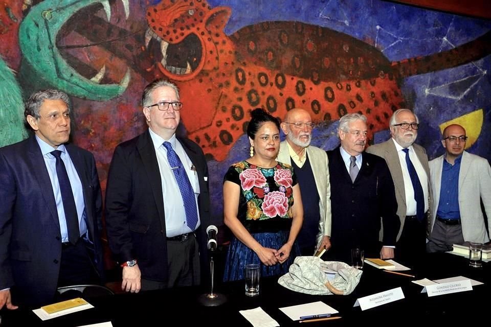 La Secretaría de Cultura federal anunció esta mañana la realización de un homenaje al historiador Miguel León Portilla.