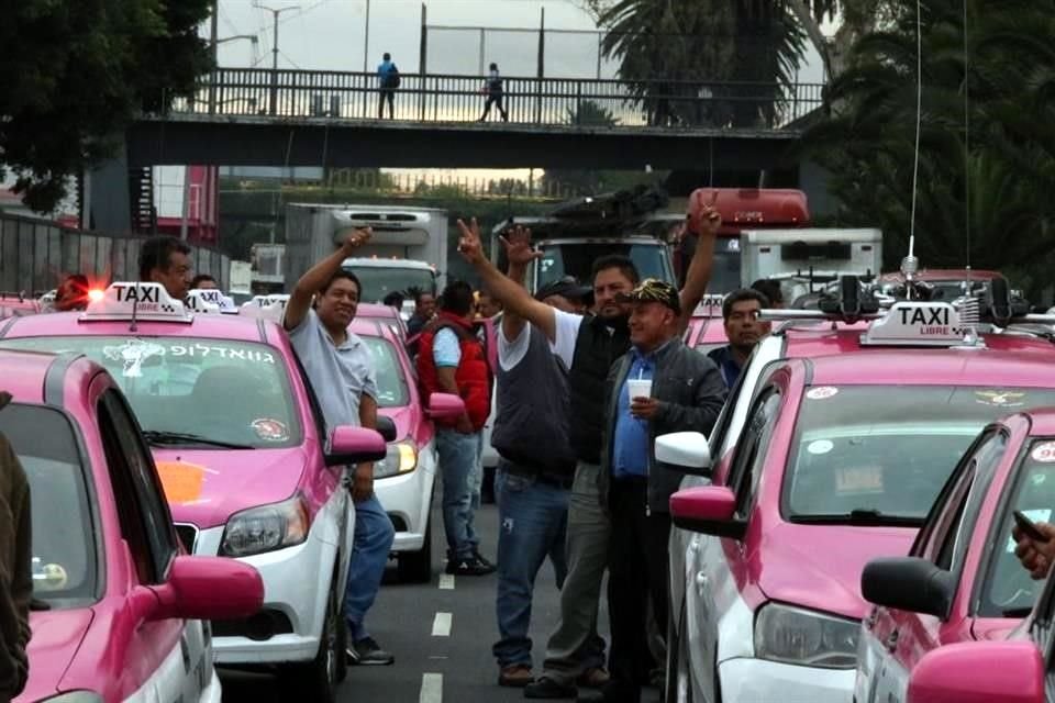 Sin informar sus rutas, taxistas se movilizarán desde las 5 de la mañana de este lunes por varios puntos de la CDMX, en rechazo a operativos y apps.