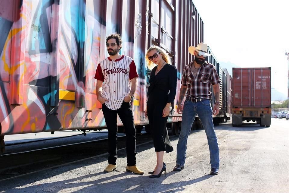Rodrigo Zuñiga, Marcela Recio y Pliego Villarreal