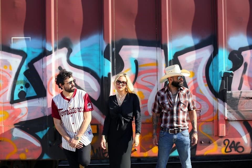 Rodrigo Zuñiga, Marcela Recio y Pliego Villarreal