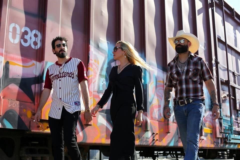 Rodrigo Zuñiga, Marcela Recio y Pliego Villarreal