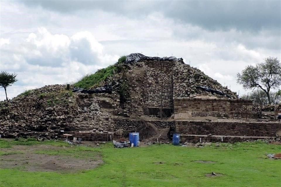 Teocaltitán tiene una superficie de 60 hectáreas, en la que se encuentran 25 edificios enterrados.