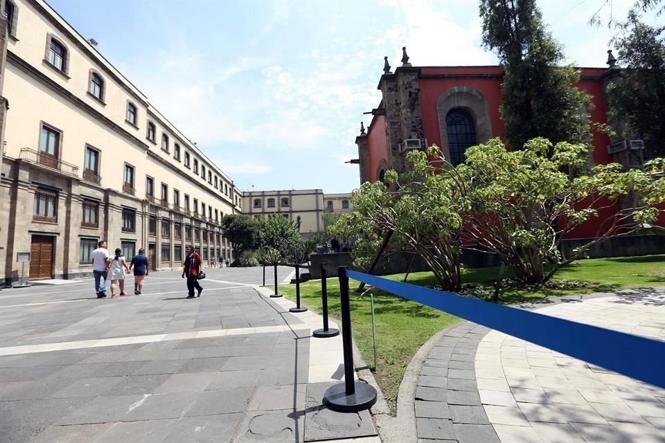 Palacio tiene una vida turística fuerte, y se calcula que al día lo visitan, de martes a domingo, unas 700 personas, en promedio.