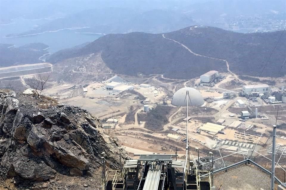 En la industria metal básica, las mujeres representan el 38 por ciento de la fuerza de trabajo.