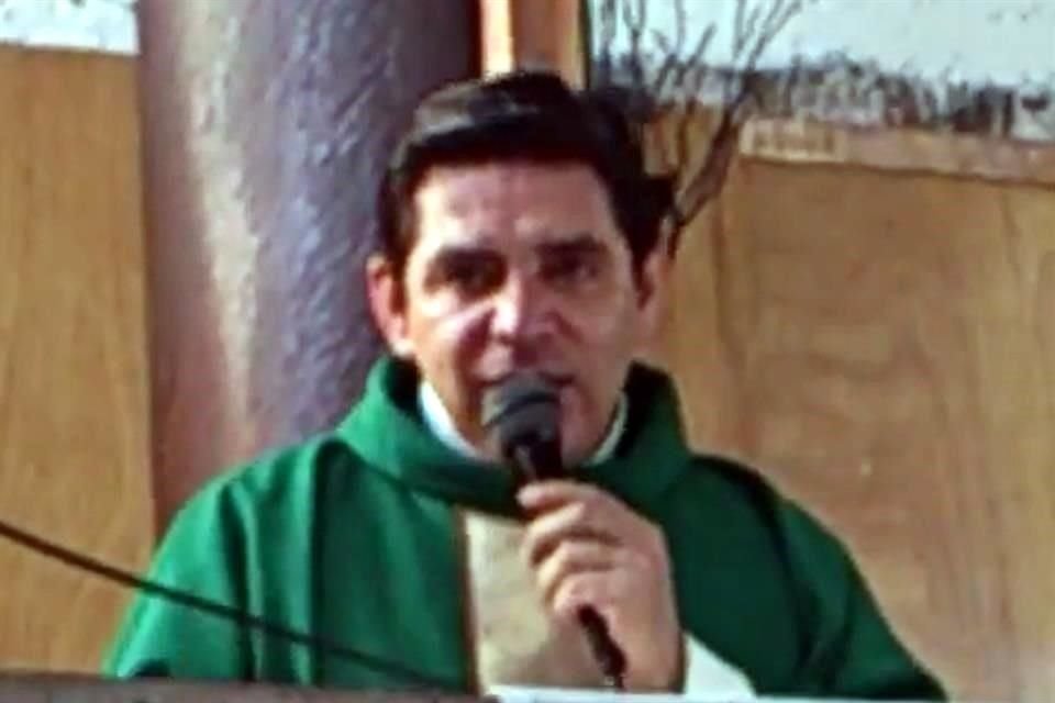 El sacerdote Francisco Javier Bautista pasó de ser exorcista al principal sospechoso en el asesinato del joven Leonardo Avendaño