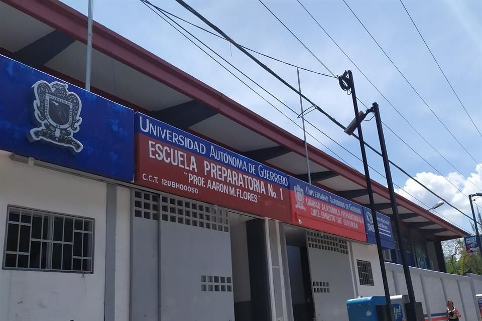 Saldaña explicó que la medida de adelantar las vacaciones en Acapulco y Chilpancingo, que es donde está el más grueso de la población estudiantil, es preventiva.