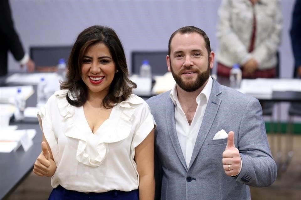 Lorena Piñón y Daniel Santos integraba la tercera fórmula que logró el registro para estar en la contienda interna.