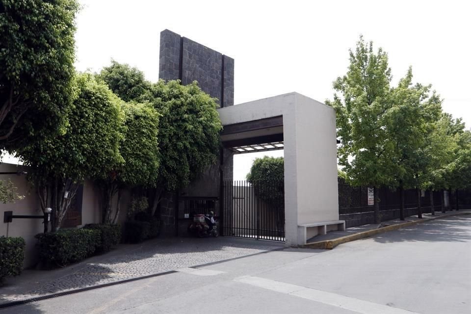 Fachada Condominio residencial La Retama, Ladera 20 , Lomas de Bezares, donde se encuentra el domicilio de Emilio Lozoya.