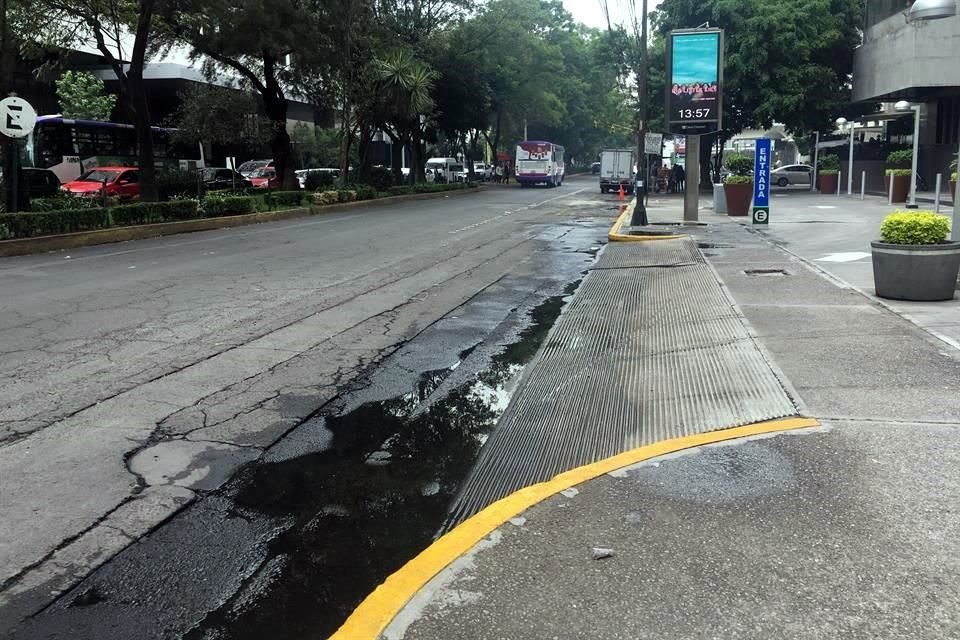 El drenaje irregular ocurre a pesar de que desde noviembre se denunció que esto ocurría.