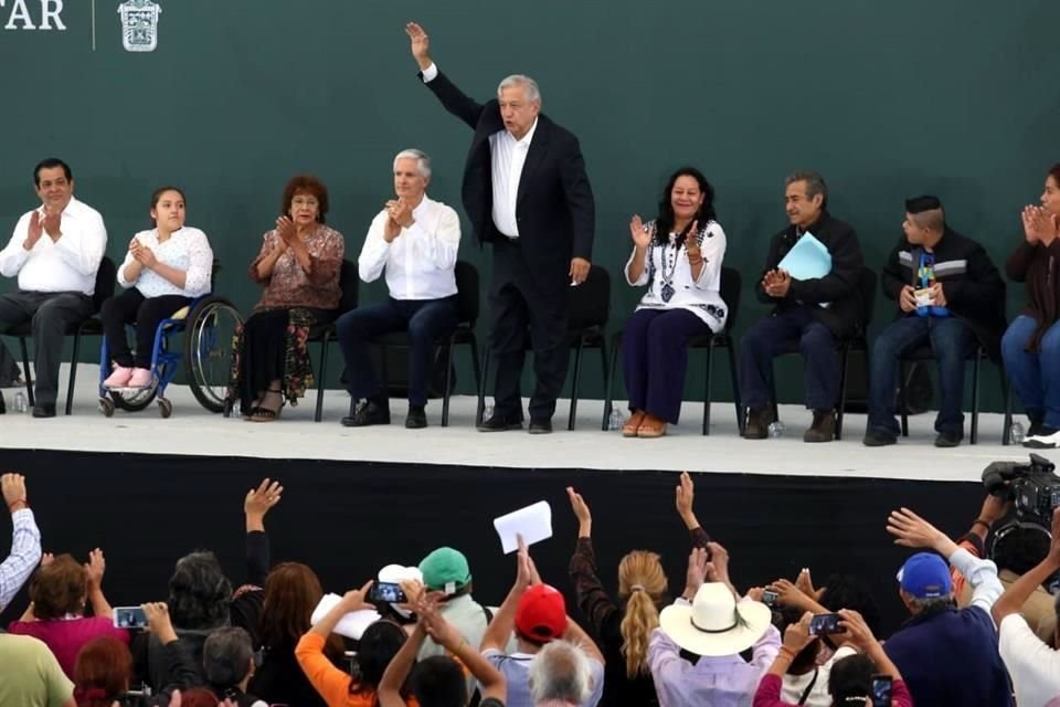 AMLO estuvo acompañado por el Gobernador Alfredo del Mazo.