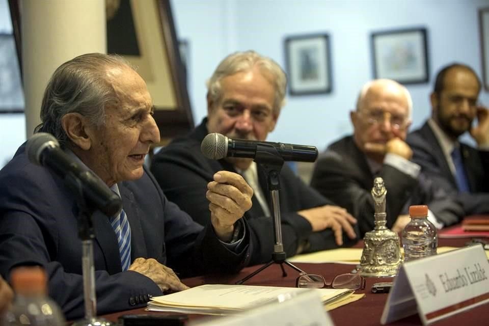 Homenaje a Eduardo Lizalde. Jaime Labastida, Vicente Quirarte y Alejandro Hirashi. Presidirá: Gonzalo Celorio