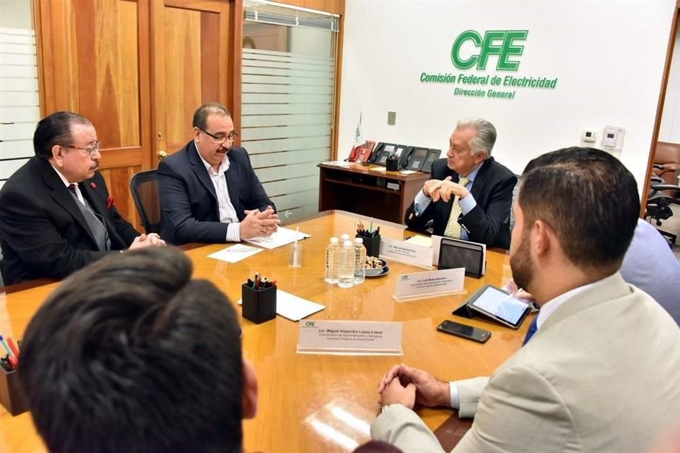 La reunión se celebró en las oficinas de la CFE.